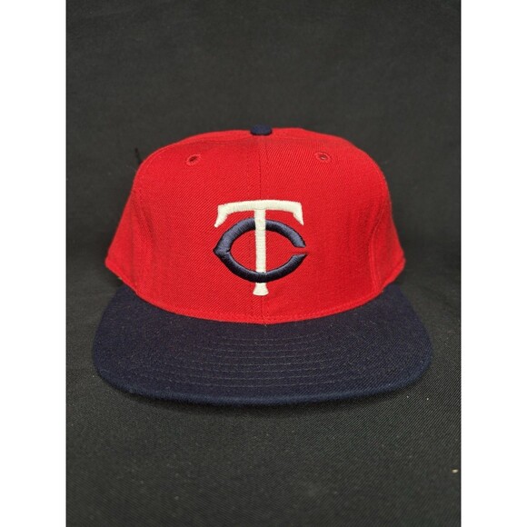 Vintage 1980s Minnesota Twins New Era Pro Model Fitted Hat Cap Size 7 1/4 NOS